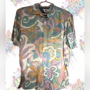 VISSLA Men's Vibrant Floral Button Down Shirt